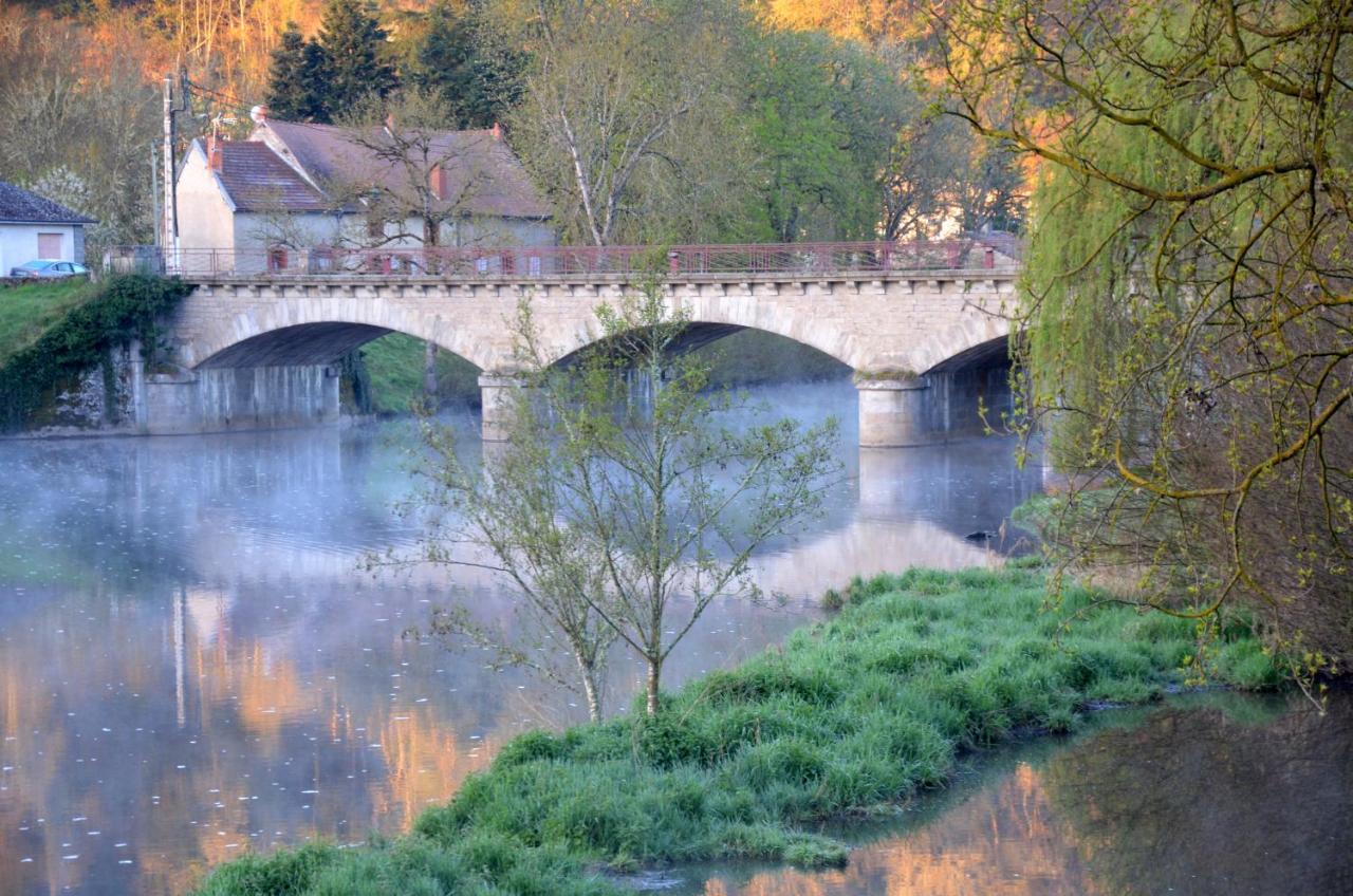 Au Bord De L'Eau Appartement 50 M2 Chambon-sur-Voueize المظهر الخارجي الصورة