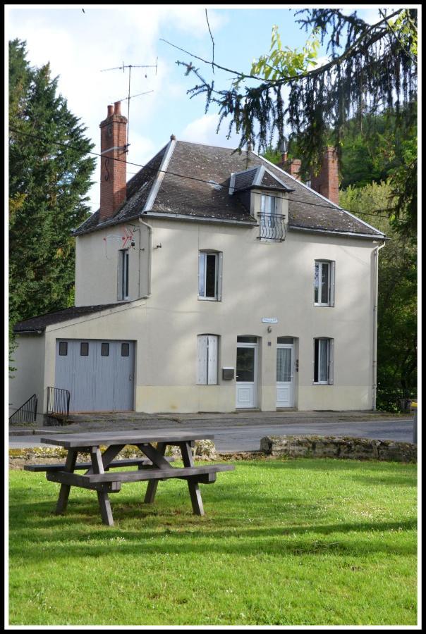 Au Bord De L'Eau Appartement 50 M2 Chambon-sur-Voueize المظهر الخارجي الصورة