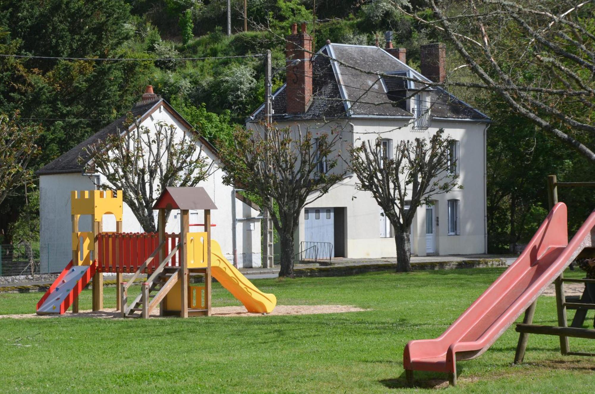 Au Bord De L'Eau Appartement 50 M2 Chambon-sur-Voueize المظهر الخارجي الصورة